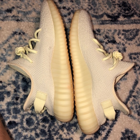 yeezy 350 v2 ‘butter’ - Picture 4 of 4
